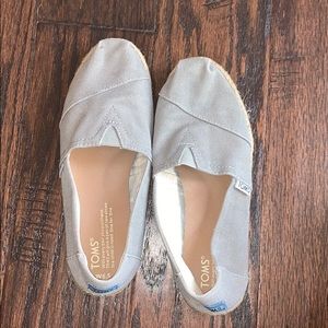 Light gray toms